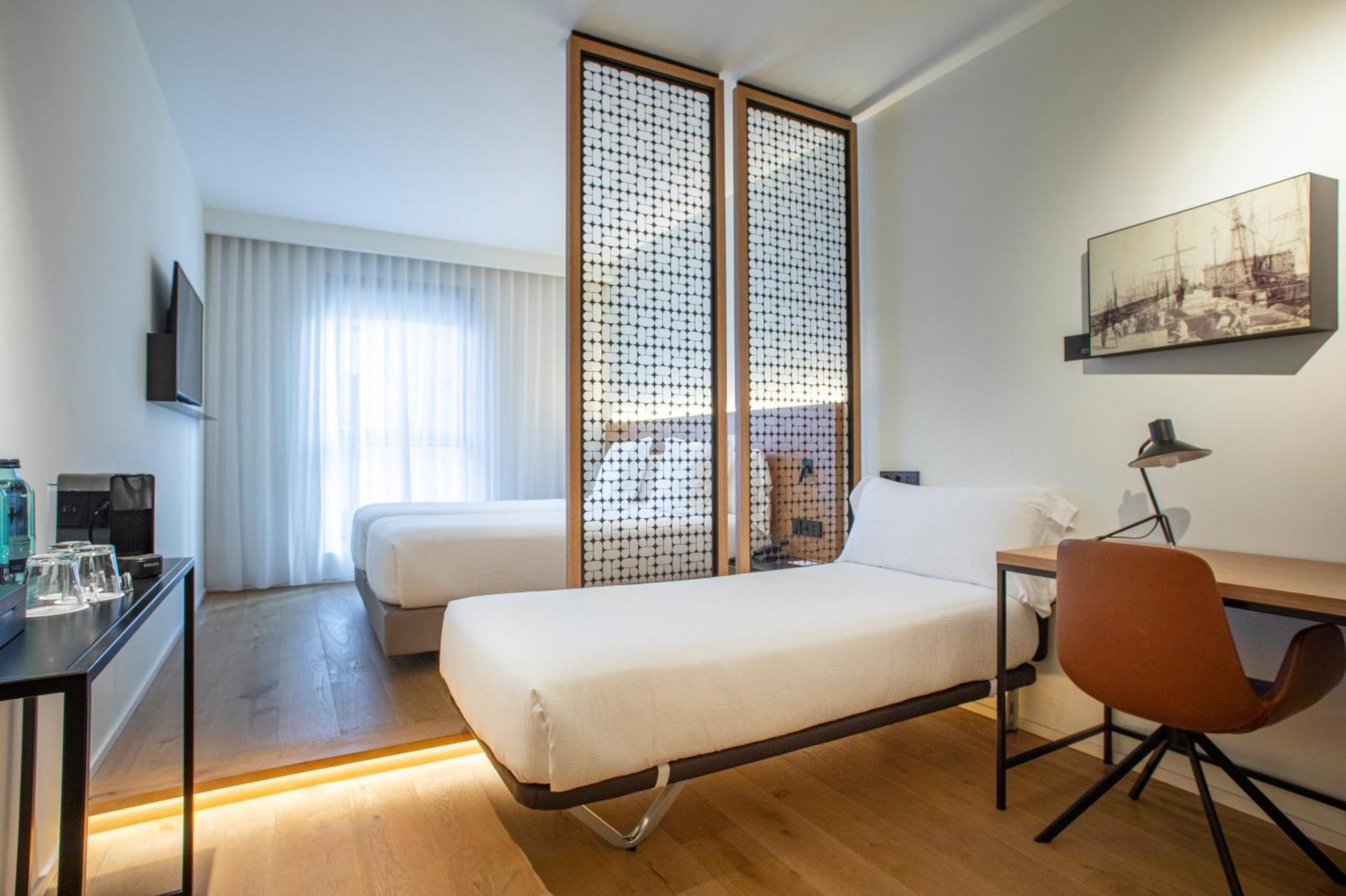 Paxton Hotel 4*